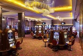Aplikasi mobile sensai777 menampilkan permainan slot dan opsi pembayaran lokal